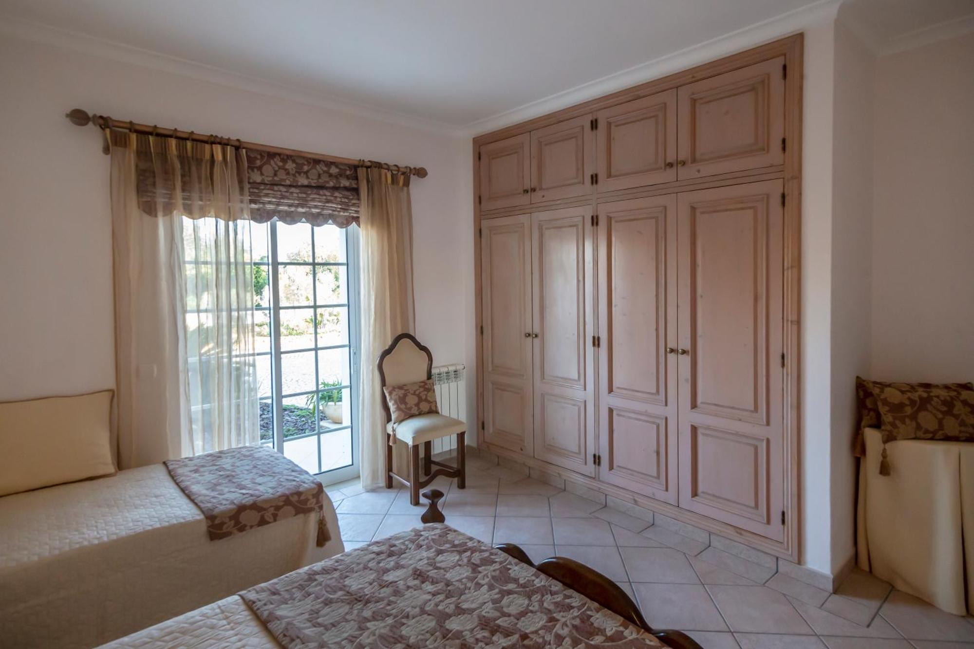 Al Meida Guesthouse Albufeira Bagian luar foto