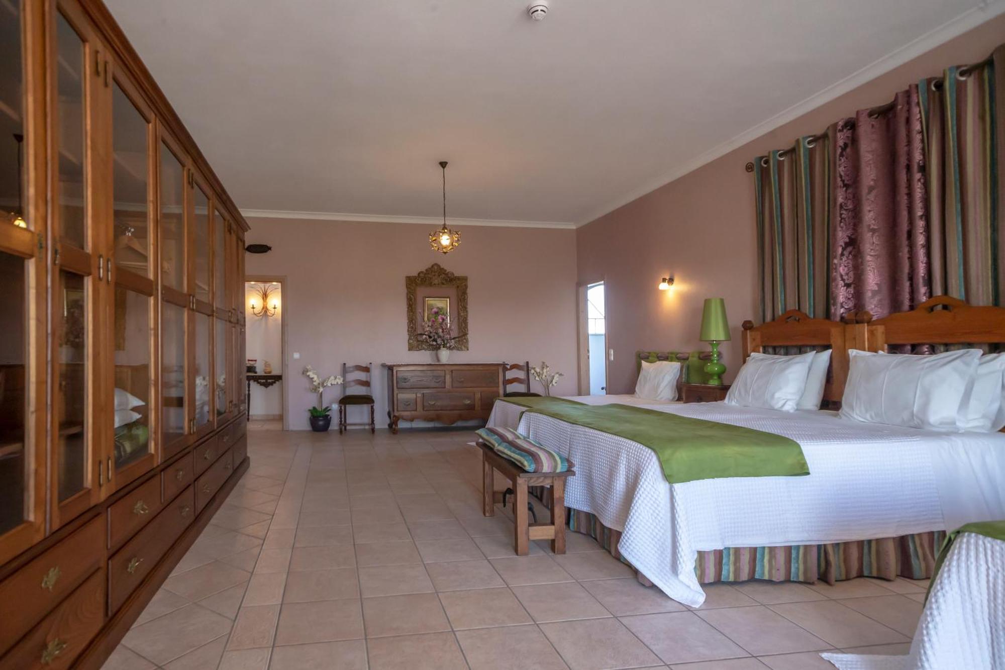Al Meida Guesthouse Albufeira Bagian luar foto