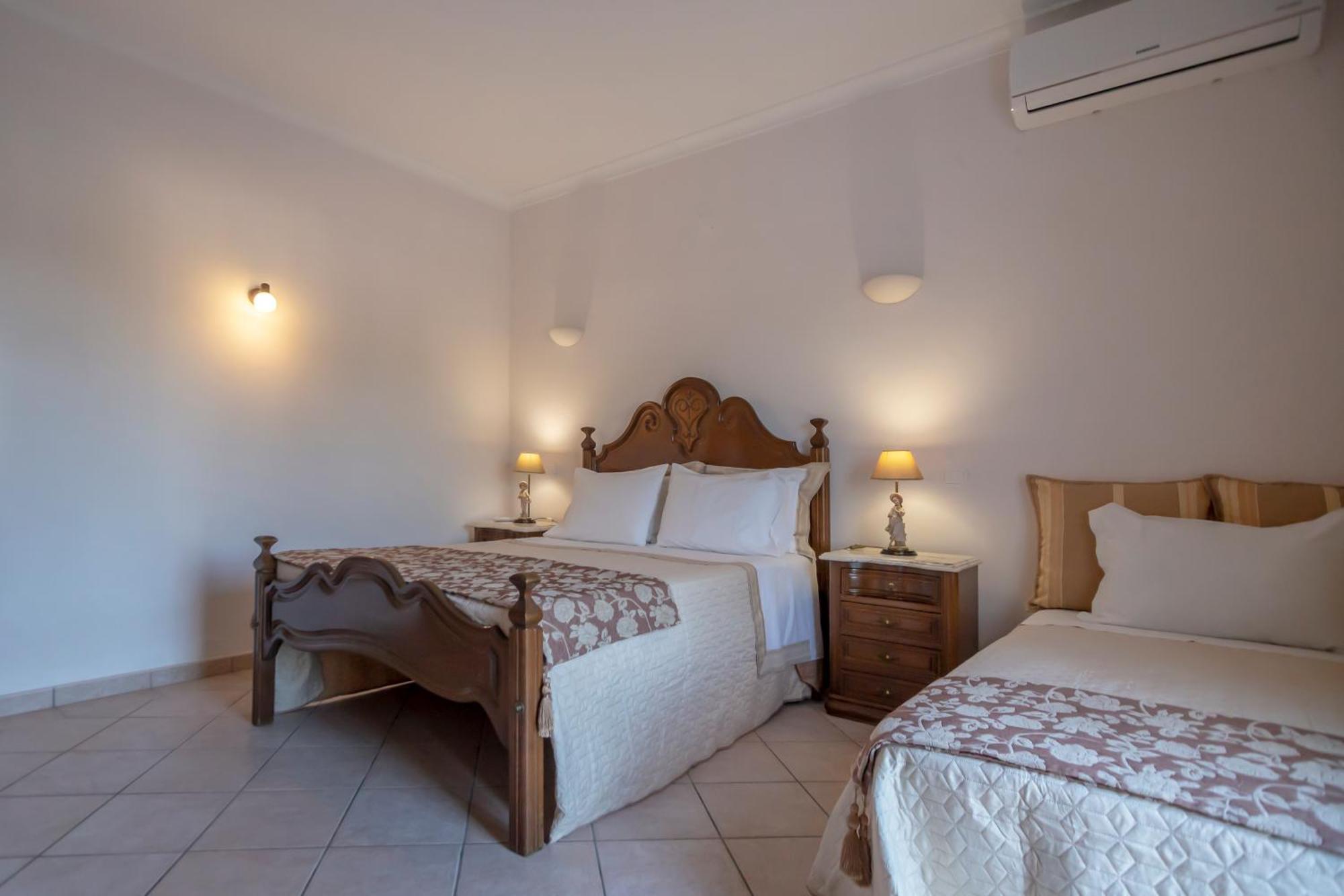 Al Meida Guesthouse Albufeira Bagian luar foto