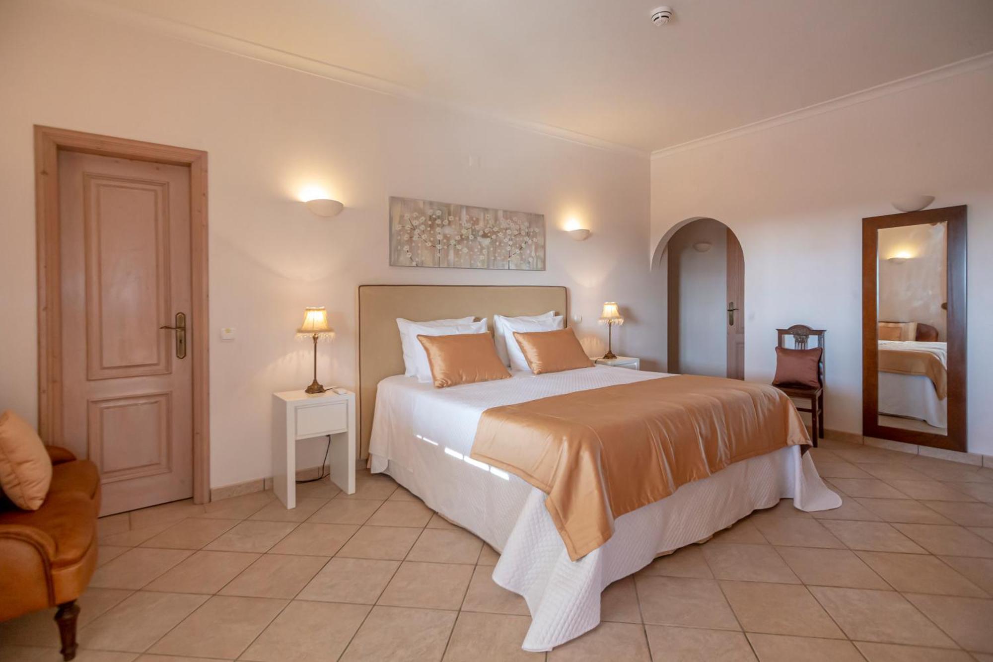 Al Meida Guesthouse Albufeira Bagian luar foto