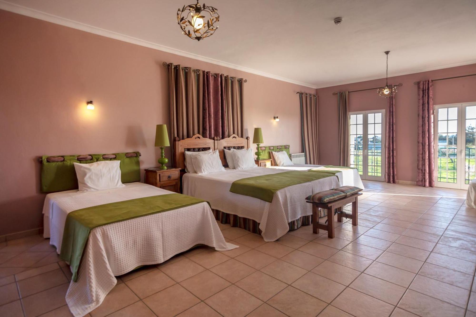 Al Meida Guesthouse Albufeira Bagian luar foto