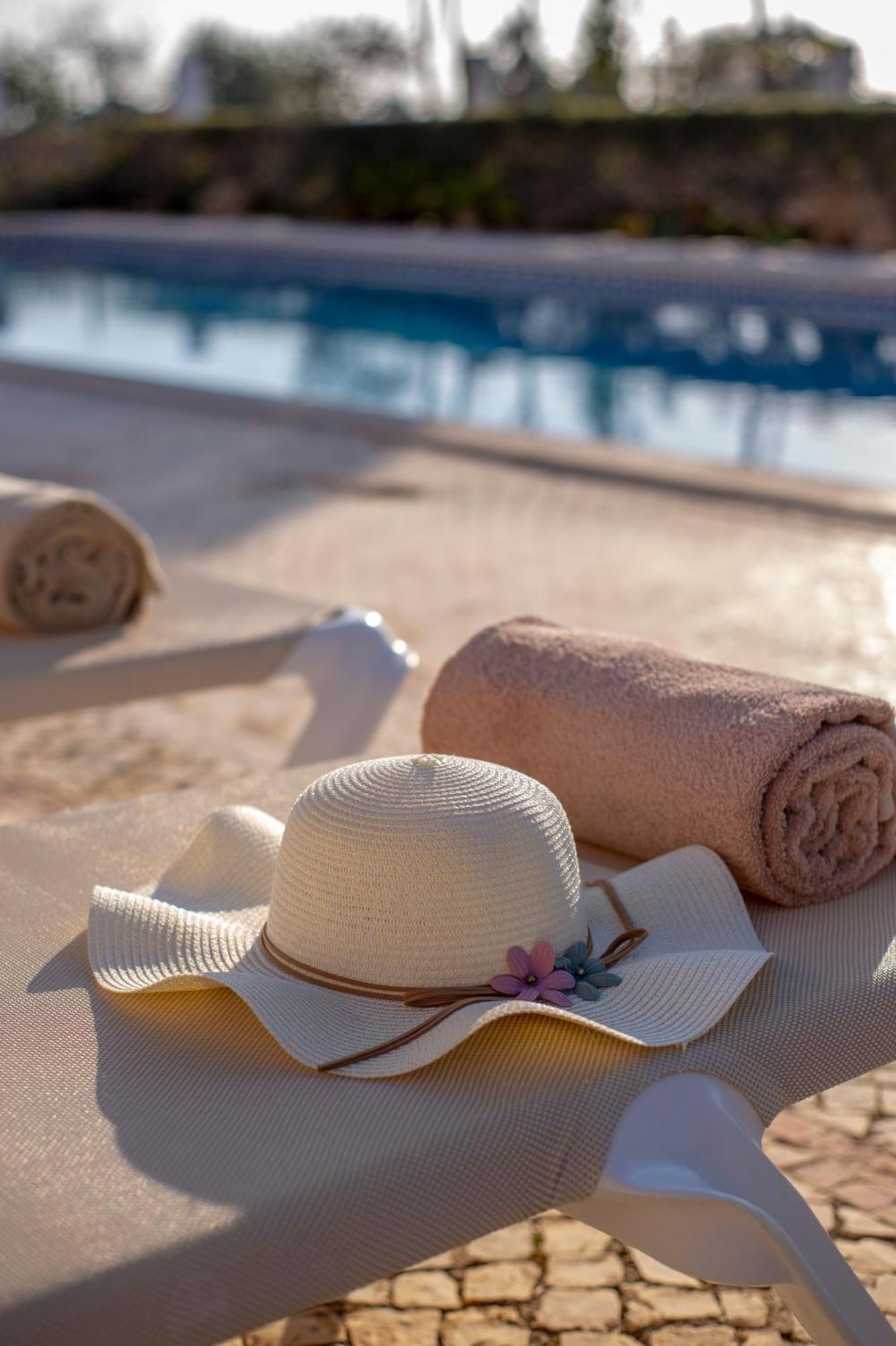 Al Meida Guesthouse Albufeira Bagian luar foto
